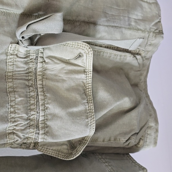 AE Lt. Olive jacket - Picture 4 of 8